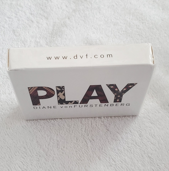 🔥HostPic🔥NWOT DVF DIANE VON  FURSTENBERG cards Games - NEW - Picture 2 of 5